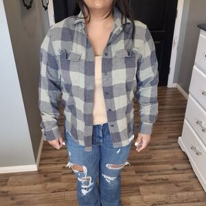 Old Navy Built-In Flex Shirt in Gray and Green